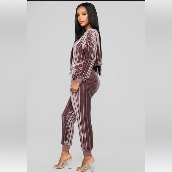 Velvet Crop Top Pant Set - Picture 3 of 5